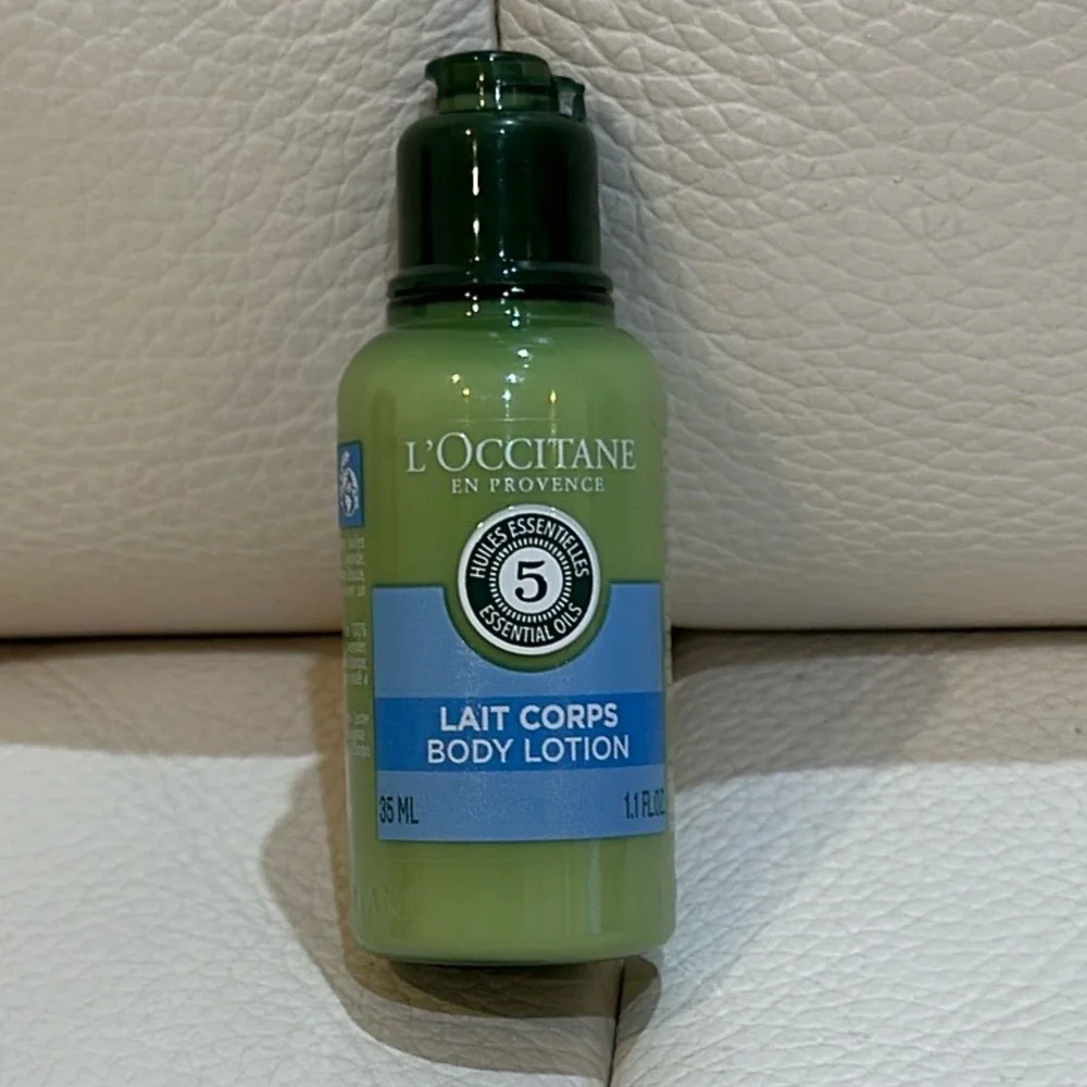 NIB L'Occitane Lait Corps Body Lotion Body Care Set